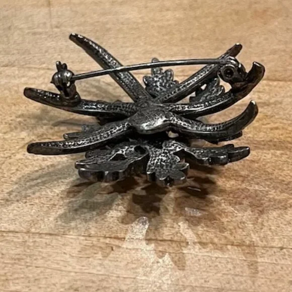 Vintage Silver Tone Brooch with Rhinestones & Pearls - Picture 3 of 3